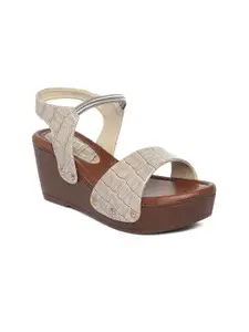 EVERLY Brown Textured Platform Sandals