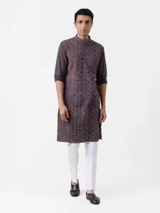 Fabindia Men Navy Blue & Red Geometric Printed Kurta