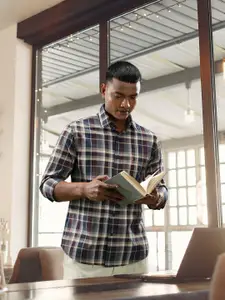 U.S. Polo Assn. U S Polo Assn Men Blue Pure Cotton Tailored Fit Checked Casual Shirt