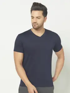 THE DAILY OUTFITS Men's Navy Blue V-Neck T-shirt