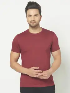 THE DAILY OUTFITS Men Maroon Cotton T-shirt