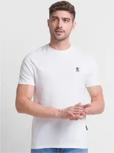 GIORDANO Men White Solid Cotton Slim Fit T-shirt
