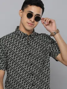 Flying Machine Men Black & White Slim Fit Printed Casual Shirt