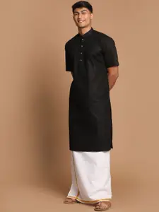 VASTRAMAY Men Solid Pure Cotton Kurta & Mundu Set