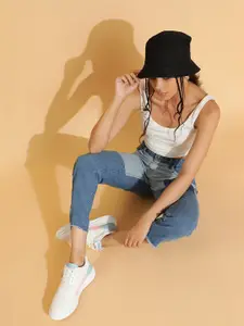 Belliskey Women Blue Boyfriend Fit High-Rise Light Fade Non Stretchable Jeans