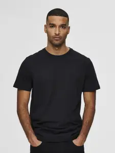 SELECTED Men Black Solid Round Neck T-shirt