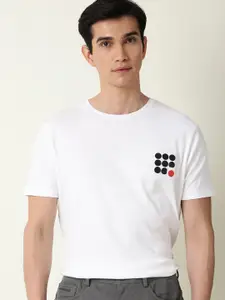 RARE RABBIT Men White Printed Slim Fit T-shirt