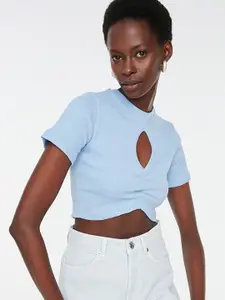 Trendyol Blue Solid Cut-Out Crop Top