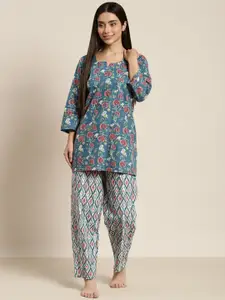 MBeautiful Women Blue & White Floral & Ikat Print Organic Cotton Night Suit