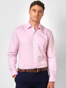 Van Heusen Men Pink Contemporary Regular Fit Solid Formal Shirt