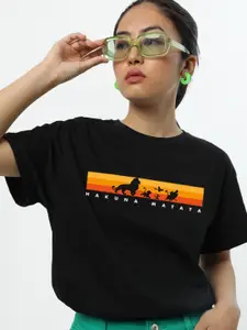 Bewakoof  Women Black  Hakuna Matata Typography Boyfriend Fit T-shirt