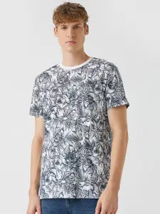 Koton Men White & Navy blue Floral Printed Pure Cotton Slim Fit T-shirt