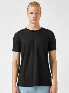 Koton Men Black Solid Raw Edge Slim Fit T-shirt