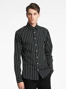 LINDBERGH Men Black Slim Fit Striped Casual Shirt