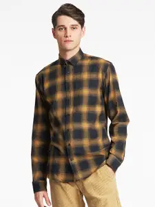 LINDBERGH Men Mustard Relaxed Tartan Checks Checked Relaxed Fit Casual Shirt