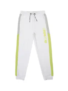 Pepe Jeans Boys White & Green Printed Straight Fit Cotton Jogger
