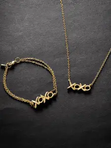 MINUTIAE Women Gold Toned Xoxo Emoji Pendant Bracelet