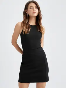 DeFacto Women Black Solid Straight Mini Skirts