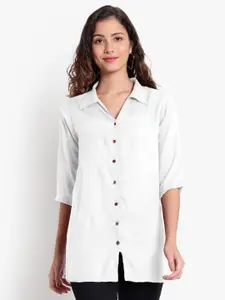 Indietoga Women Plus Size White Solid Classic Casual Shirt