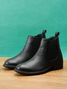 Roadster Women Black Textured Casual Boots