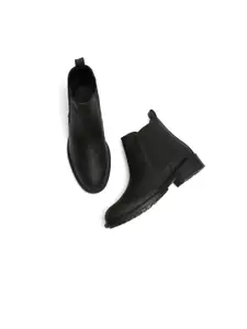 Roadster Women Black Textured Chelsea Boots