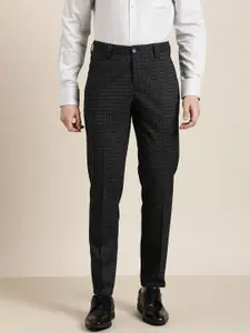 INVICTUS Men Checked Slim Fit Mid-Rise Formal Trousers