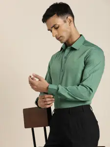 INVICTUS Men Slim Fit Formal Shirt