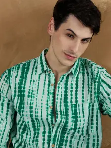 DENNISON Men Green Regular Fit Faded Printed Casual Shirt