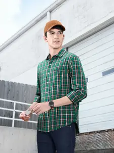 Levis Men Slim Fit Checked Pure Cotton Casual Shirt