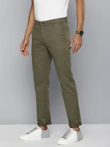 Levis Men Mid-Rise Tapered Fit Chinos Trousers