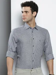 Tommy Hilfiger Men Black Cotton Checked Spread Collar Casual Shirt