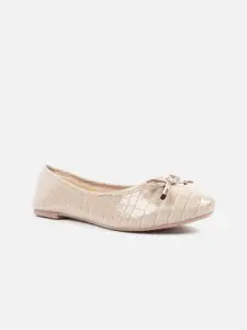 Carlton London Women Cream Textured Ballerinas Flats with Bows