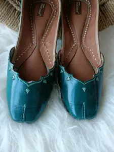 DESI COLOUR Women Green Ethnic Mojaris Flats