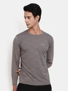 V-Mart Men Grey Printed Slim Fit T-shirt