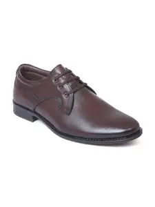 Zoom Shoes Men Brown Textured Leather Formal Derbys