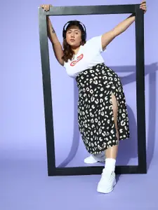 Berrylush Curve Black Printed Split Thigh Plus Size Skirt