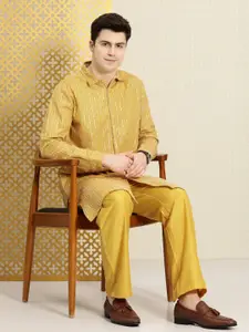 House of Pataudi Men Jashn Embroidered Sequinned Pure Cotton Kurta with Trousers