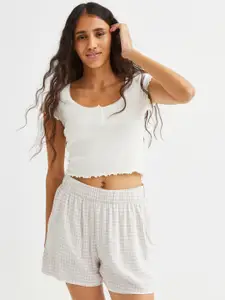 H&M Women White Pull-On Shorts
