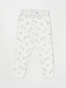 Juniors by Lifestyle Infant Boys White & Grey Printed Pure Cotton Joggers