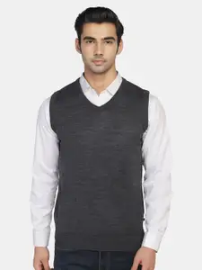 Blackberrys Men Charcoal Solid Cotton Sweater Vest