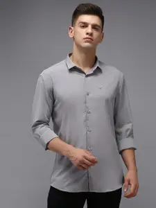 SHOWOFF Spread Collar Classic Fit Casual Shirt