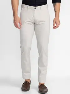 Oxemberg Men Cream-Coloured Slim Fit Chinos Trousers