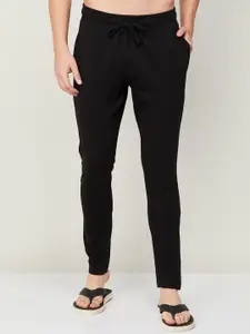 Fame Forever by Lifestyle Men Black Solid Cotton Track Pant