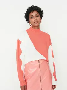 Trendyol Women Pink & Off White Colourblocked Pullover