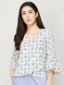 Fame Forever by Lifestyle Women Off White & Blue Floral Printed V-Neck Top