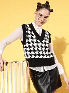 SASSAFRAS Women Black & White Houndstooth Design Sweater Vest