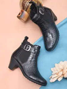 Roadster Women Black Solid Chelsea Boots
