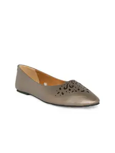 People Women Silver-Toned Ballerinas with Laser Cuts Flats