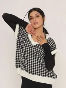 KASMA Women Beige & Black Printed Sweater Vest