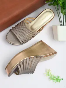 pelle albero Gold Striped Party Wedge Heels